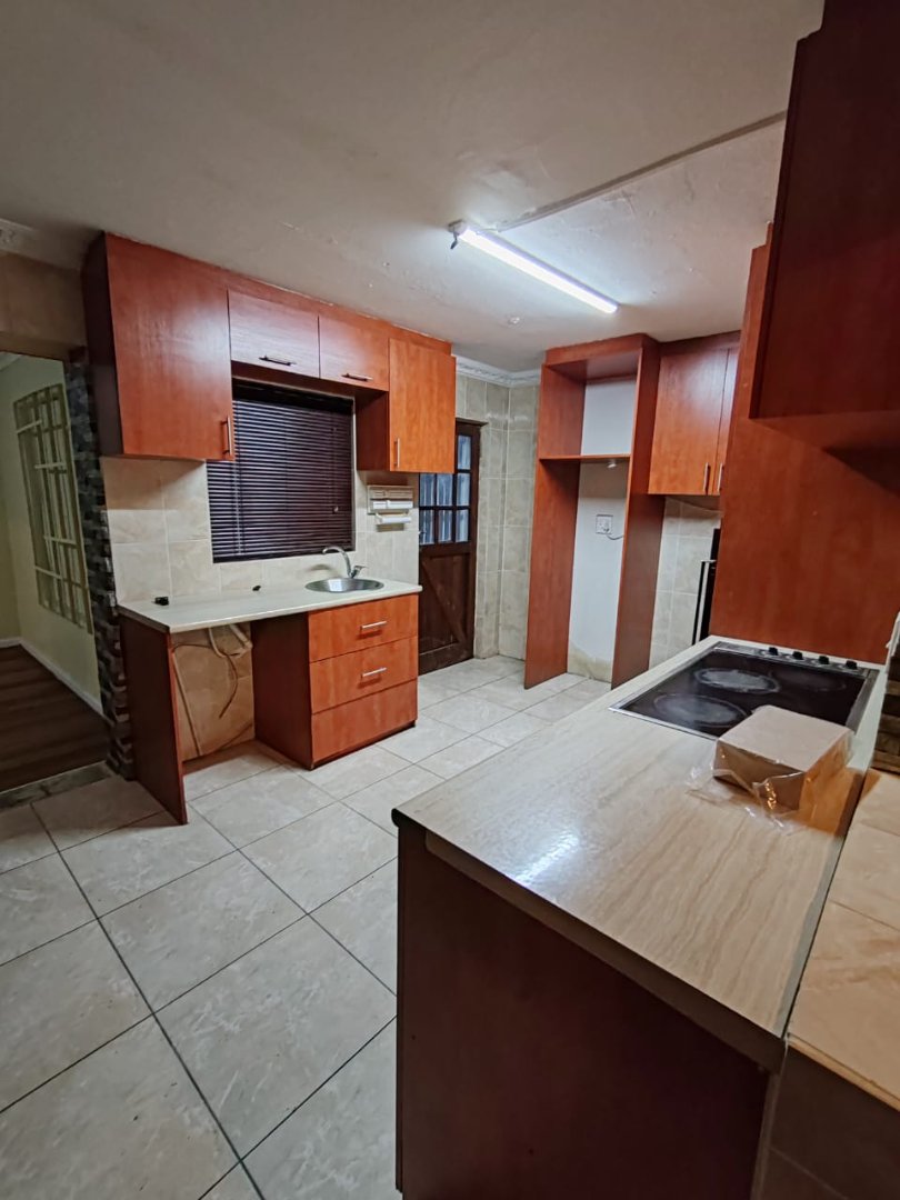 4 Bedroom Property for Sale in Eastridge Western Cape